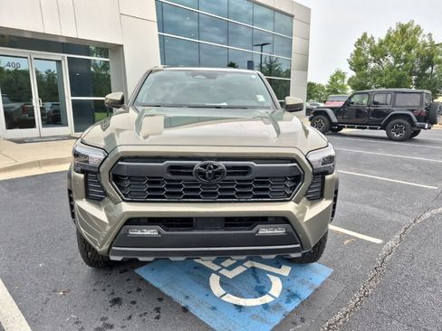 Used 2026 Toyota Tacoma TRD Off-Road AWD/4WD image 2