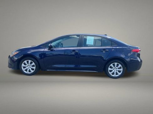 Used 2024 Toyota Corolla LE FWD image 2