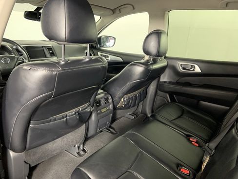 Used 2019 Nissan Pathfinder SL image 33