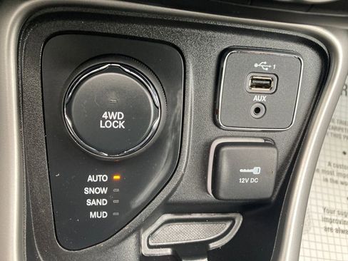 Used 2021 Jeep Compass Latitude w/ Convenience Group image 38