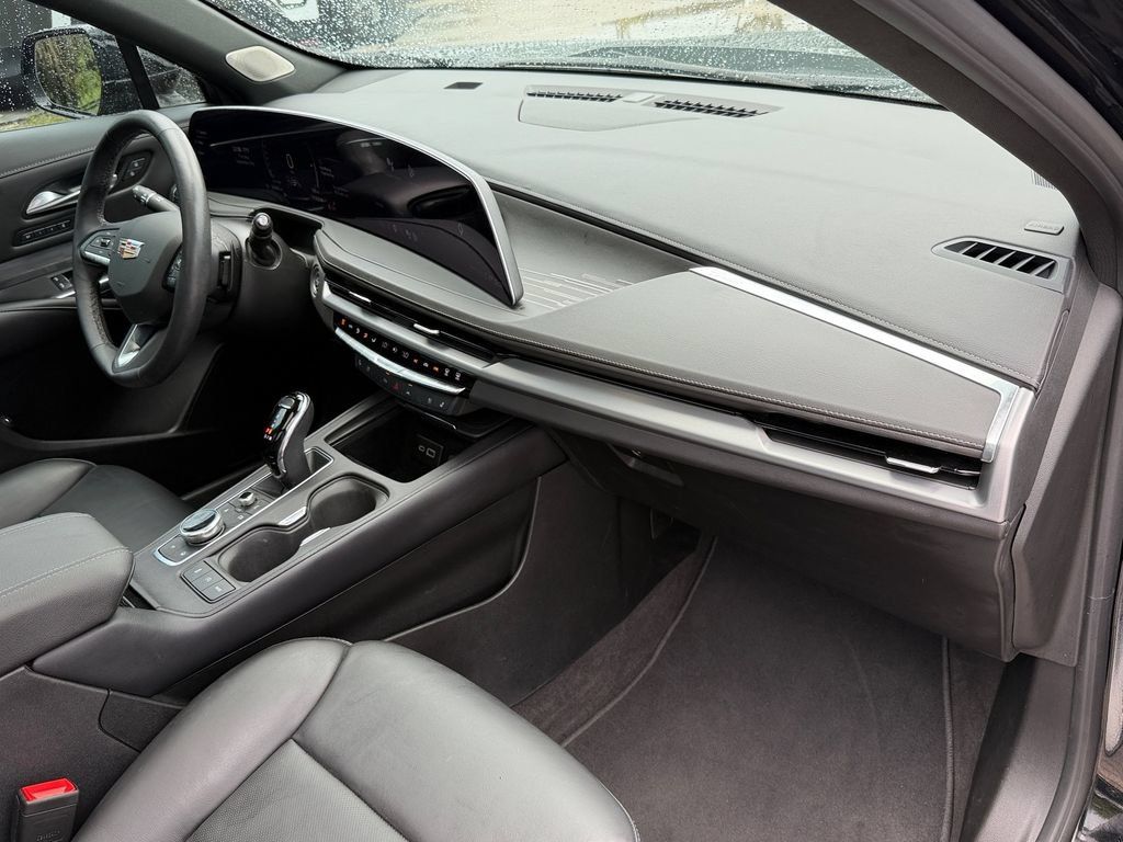 Used 2024 Cadillac XT4 Premium Luxury FWD image 19