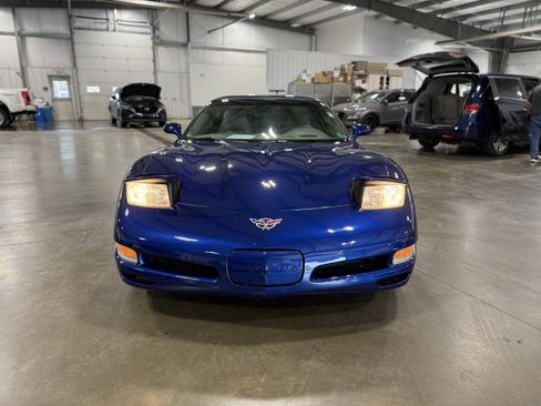 Used 2004 Chevrolet Corvette Coupe w/ Preferred Equipment Group image 3