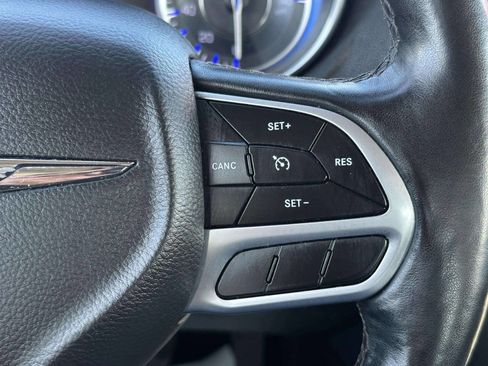 Used 2019 Chrysler 300 Limited image 29