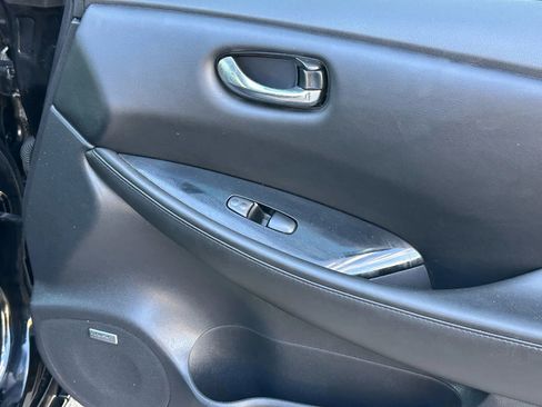 Used 2015 Nissan Leaf SL w/ Premium Package image 20
