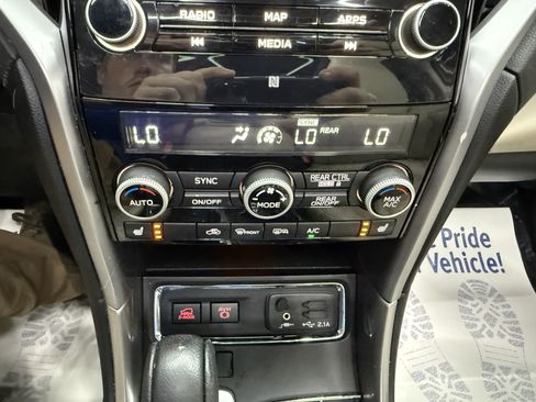 Used 2019 Subaru Ascent Limited w/ Popular Package #3 AWD/4WD image 18