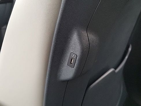 Used 2022 Kia EV6 Wind image 17