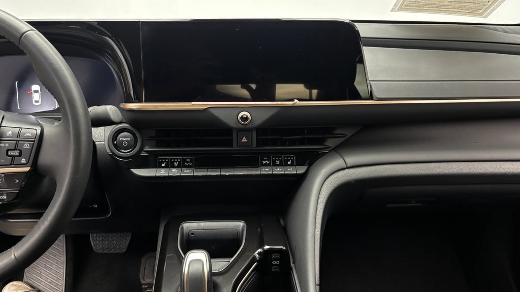 Used 2026 Toyota Crown AWD/4WD image 18