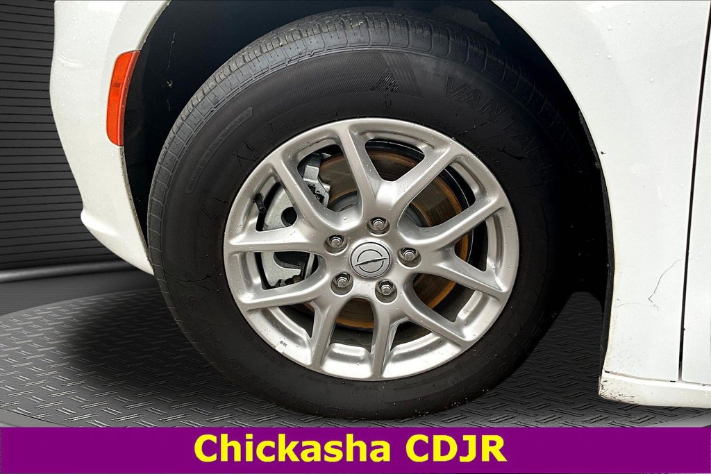 Used 2025 Chrysler Pacifica Select FWD image 33