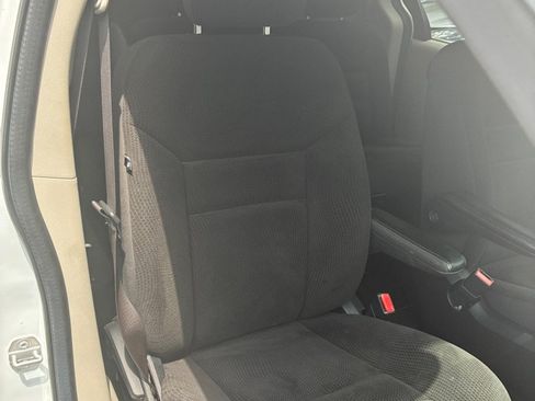 Used 2019 Dodge Grand Caravan SE FWD image 17