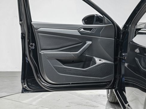 Used 2025 Volkswagen Jetta Sport image 12