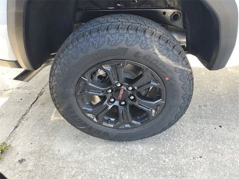 New 2025 GMC Canyon Elevation w/ Convenience Package image 6