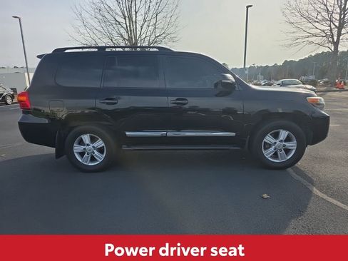 Used 2014 Toyota Land Cruiser image 10