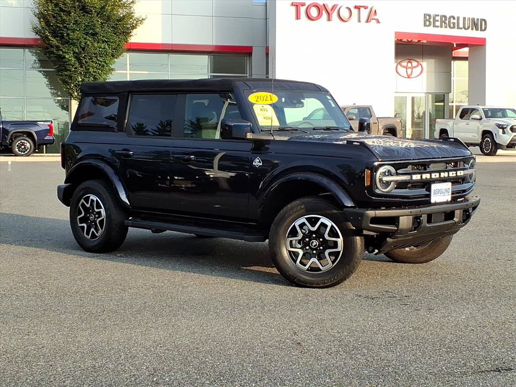 Used 2021 Ford Bronco Outer Banks AWD/4WD image 2