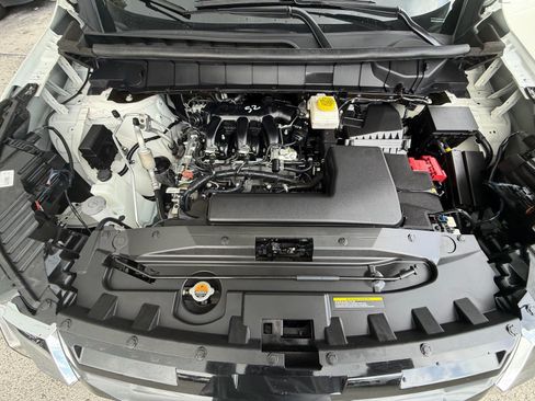 Certified 2024 Nissan Pathfinder SV FWD image 22