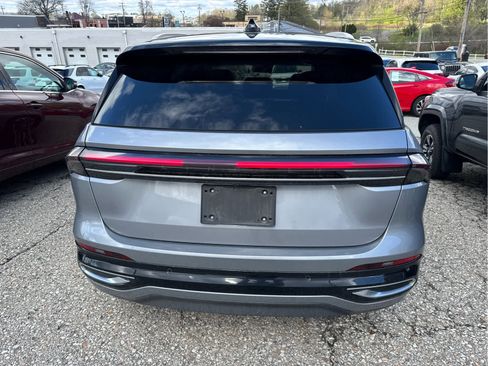 Used 2024 Lincoln Nautilus Reserve w/ Equipment Group 202A image 8