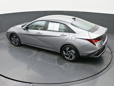 Certified 2025 Hyundai Elantra Sport image 42