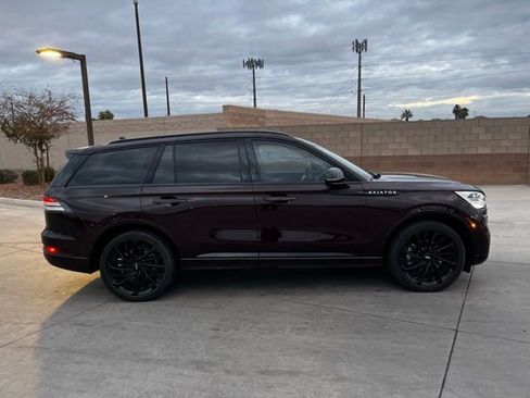 Used 2023 Lincoln Aviator Reserve w/ Equipment Group 201A image 3