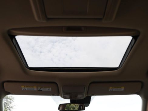 Used 2016 Honda Pilot Touring image 23