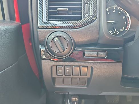 Used 2021 Nissan Titan SV w/ SV Convenience Package AWD/4WD image 34