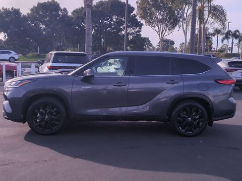 Used 2021 Toyota Highlander Limited image 9