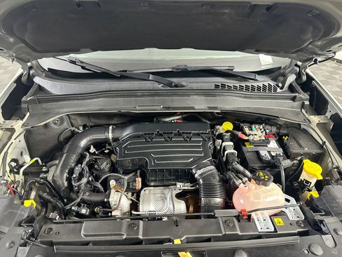 Used 2022 Jeep Renegade Latitude AWD/4WD image 34