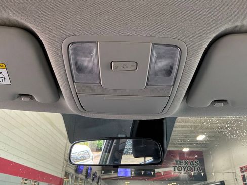 Used 2025 Kia Soul LX w/ LX Technology Package FWD image 14