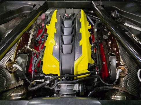 Used 2023 Chevrolet Corvette Stingray Premium Cpe w/ Z51 Performance Package RWD image 39