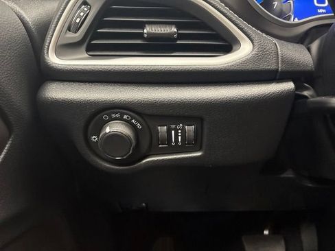 New 2027 Chrysler Pacifica Limited AWD/4WD image 37