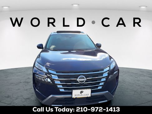 Used 2024 Nissan Rogue SL w/ SL Premium Package FWD image 2