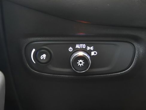 Used 2022 Chevrolet Equinox LS w/ LS Convenience Package FWD image 16