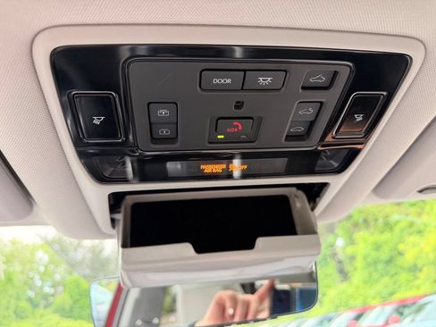 Used 2025 Toyota Grand Highlander AWD image 35