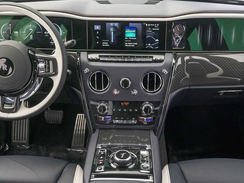 New 2026 Rolls-Royce Cullinan Black Badge image 52