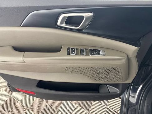 Certified 2025 Kia Carnival FWD image 20