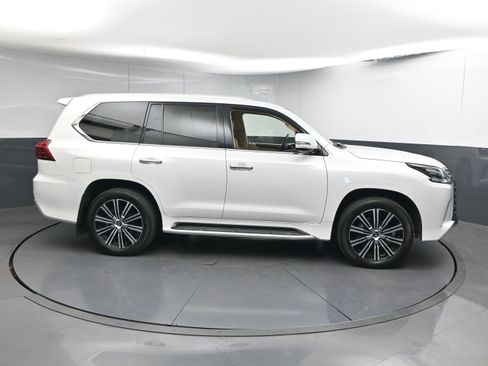 Used 2019 Lexus LX 570 4WD image 30