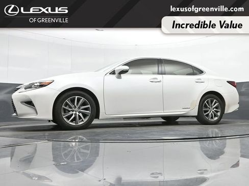 Used 2017 Lexus ES 300h w/ Luxury Package FWD image 16
