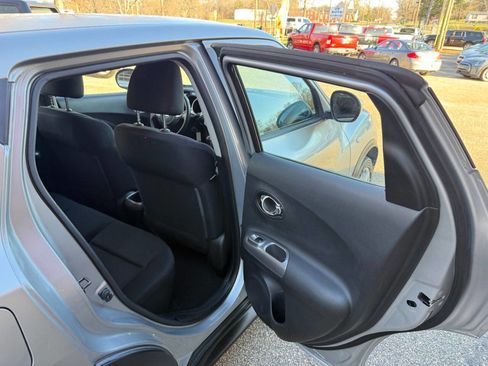 Used 2011 Nissan Juke S image 14