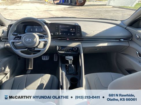 Used 2025 Hyundai Elantra Sport FWD image 3