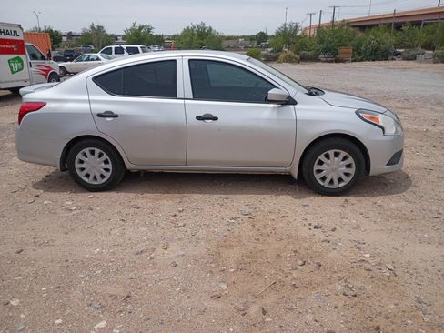 Used 2018 Nissan Versa S Plus FWD image 2