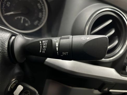 Used 2020 Toyota Tacoma SR5 image 15