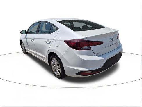Used 2020 Hyundai Elantra SE w/ Cargo Package (C1) FWD image 3
