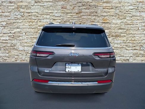 Used 2023 Jeep Grand Cherokee L Limited w/ Luxury Tech Group II AWD/4WD image 6