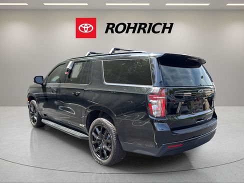 Used 2024 Chevrolet Suburban RST w/ Luxury Package AWD/4WD image 8