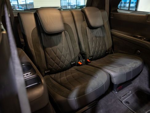 Used 2024 Mercedes-Benz GLS 63 AMG 4MATIC image 34