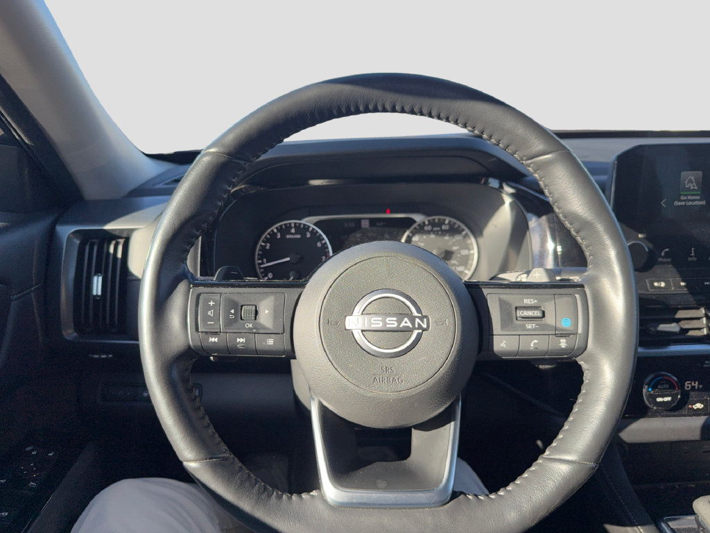 Used 2024 Nissan Pathfinder SL w/ Black Appearance Package AWD/4WD image 14