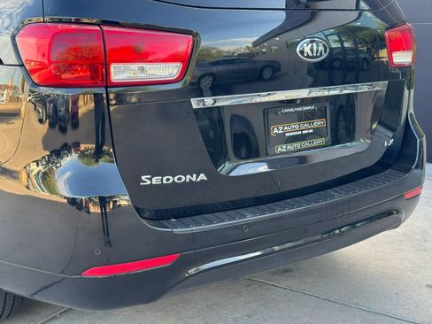 Used 2017 Kia Sedona LX w/ LX Essentials Premium Package FWD image 51