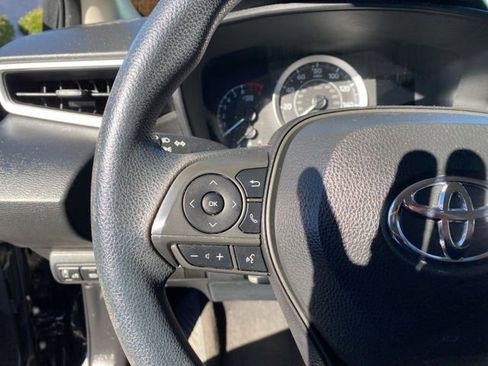 Used 2021 Toyota Corolla LE image 20
