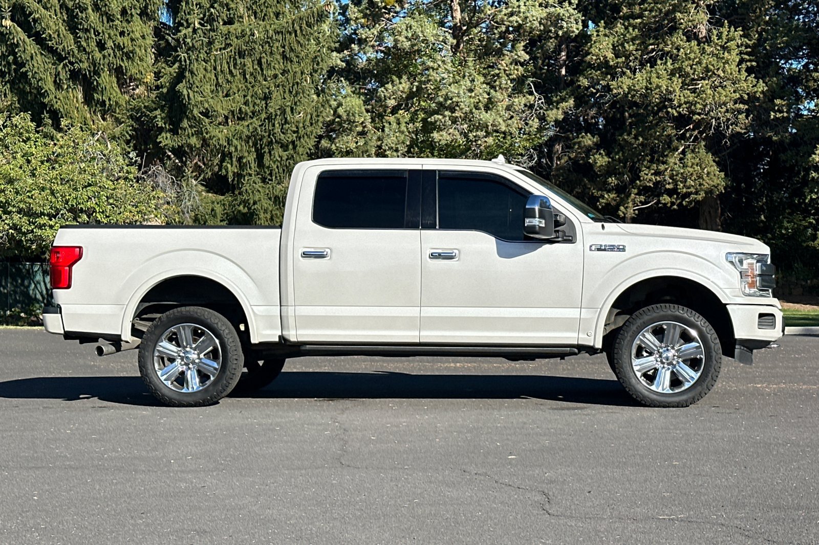Used 2018 Ford F150 Platinum w/ Technology Package AWD/4WD image 3