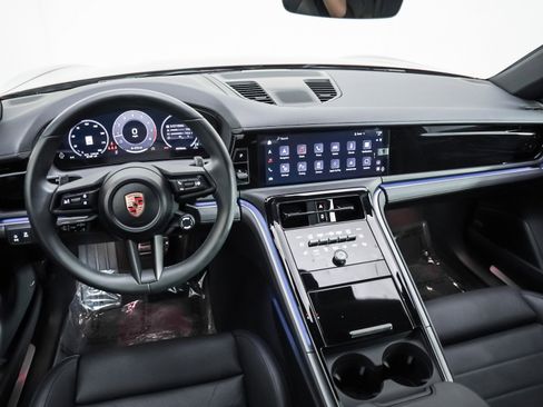 Certified 2025 Porsche Panamera image 19