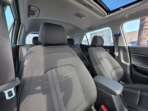 New 2025 Hyundai Venue SEL image 11