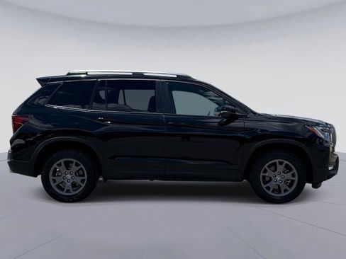 Certified 2025 Honda Passport TrailSport image 2